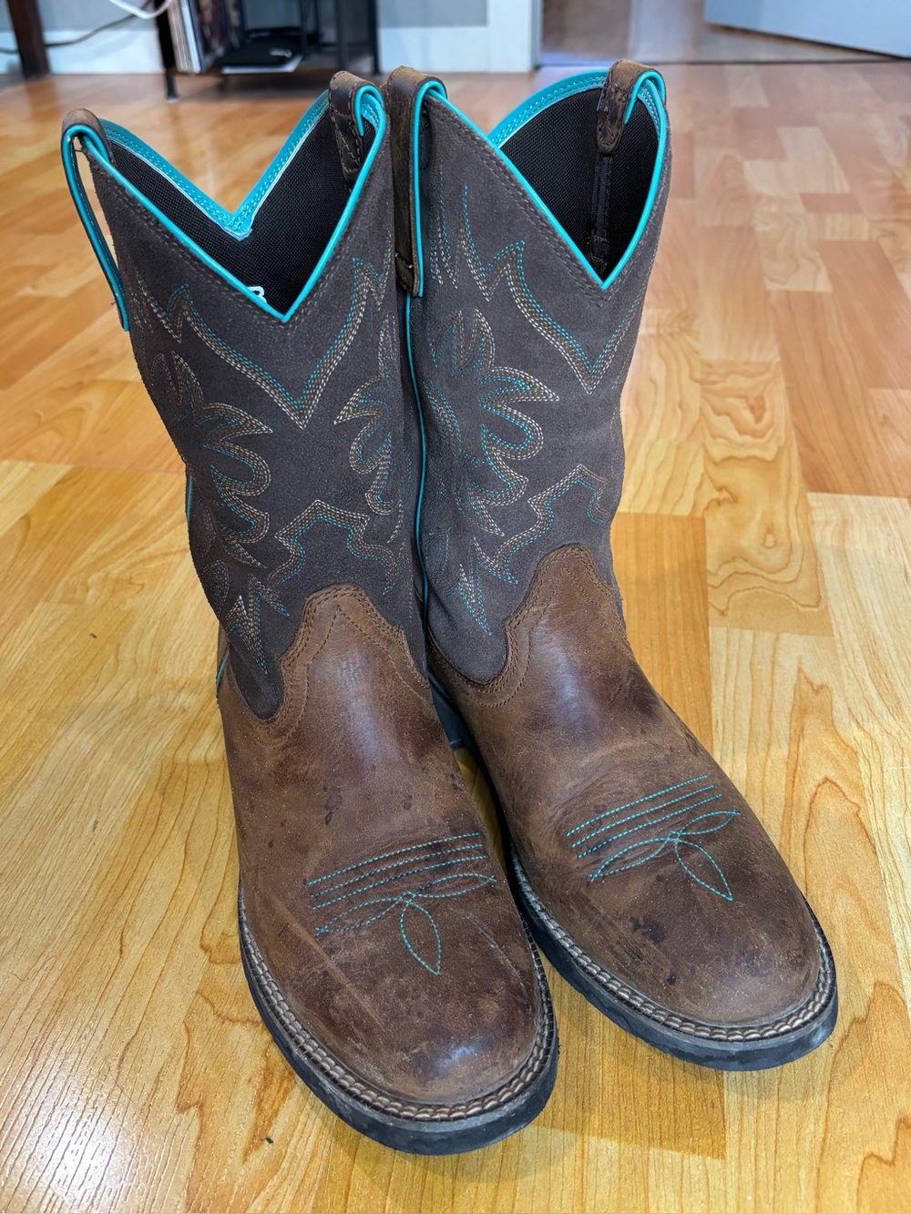 Ariat Women’s Delilah Round toe cowboy boots